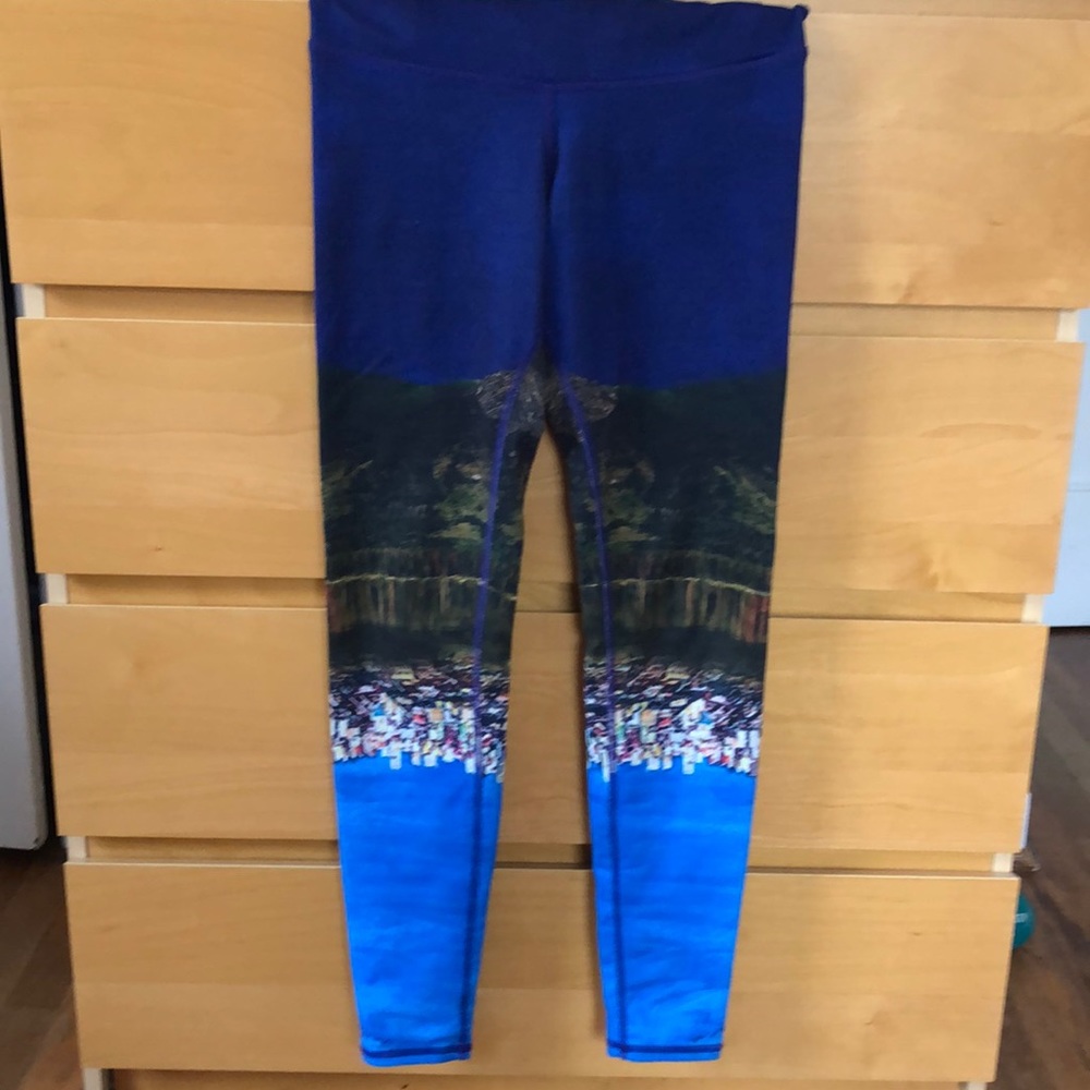 RARE ALO paint airbrush leggings